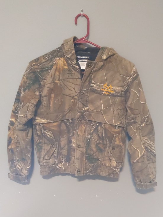 Realtree Other - Realtree Camo Hooded Jacket in Brown and Green